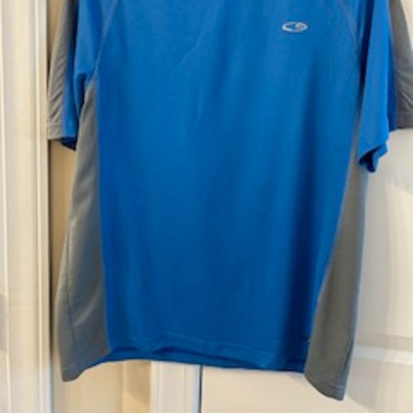 Men's T-Shirt Tee Under Armour Blue & Gray Short Sleeves Size Large Active Wear - Picture 2 of 3